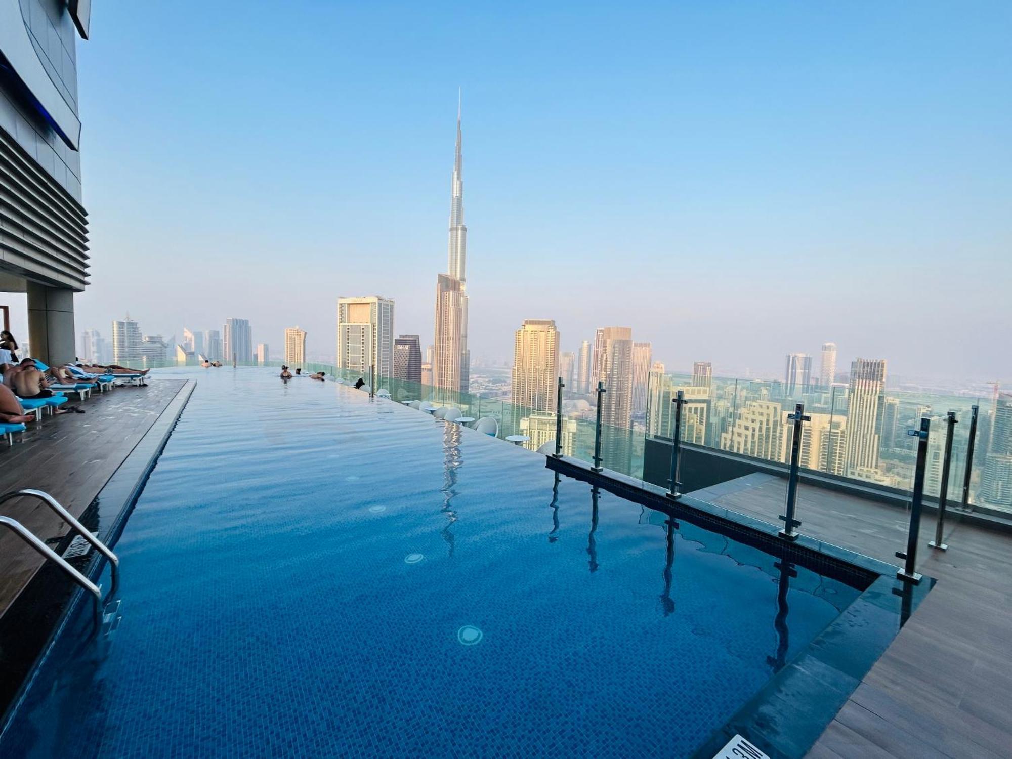 Unique 2br With Infinity Pool View On Burj Khalifa Apartment *