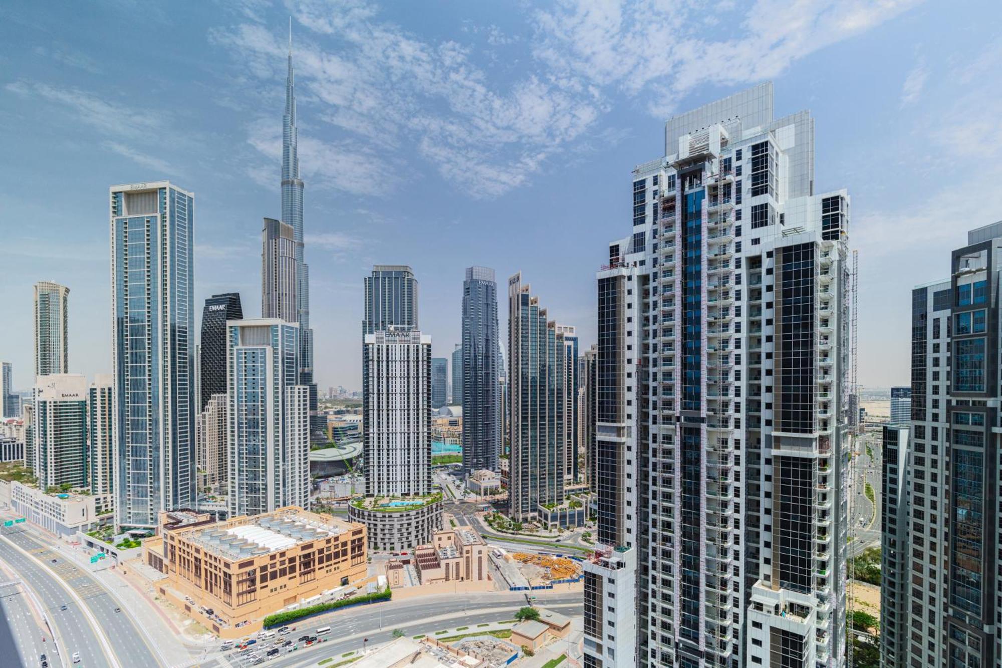 Unique 2br With Infinity Pool View On Burj Khalifa Apartment