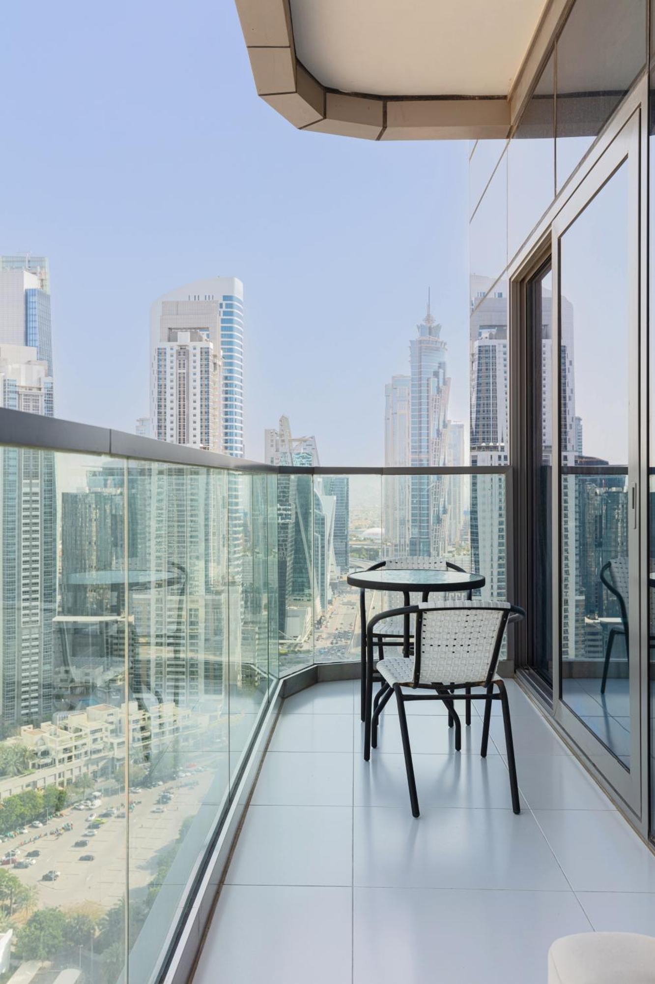 Apartment Unique 2br With Infinity Pool View On Burj Khalifa
