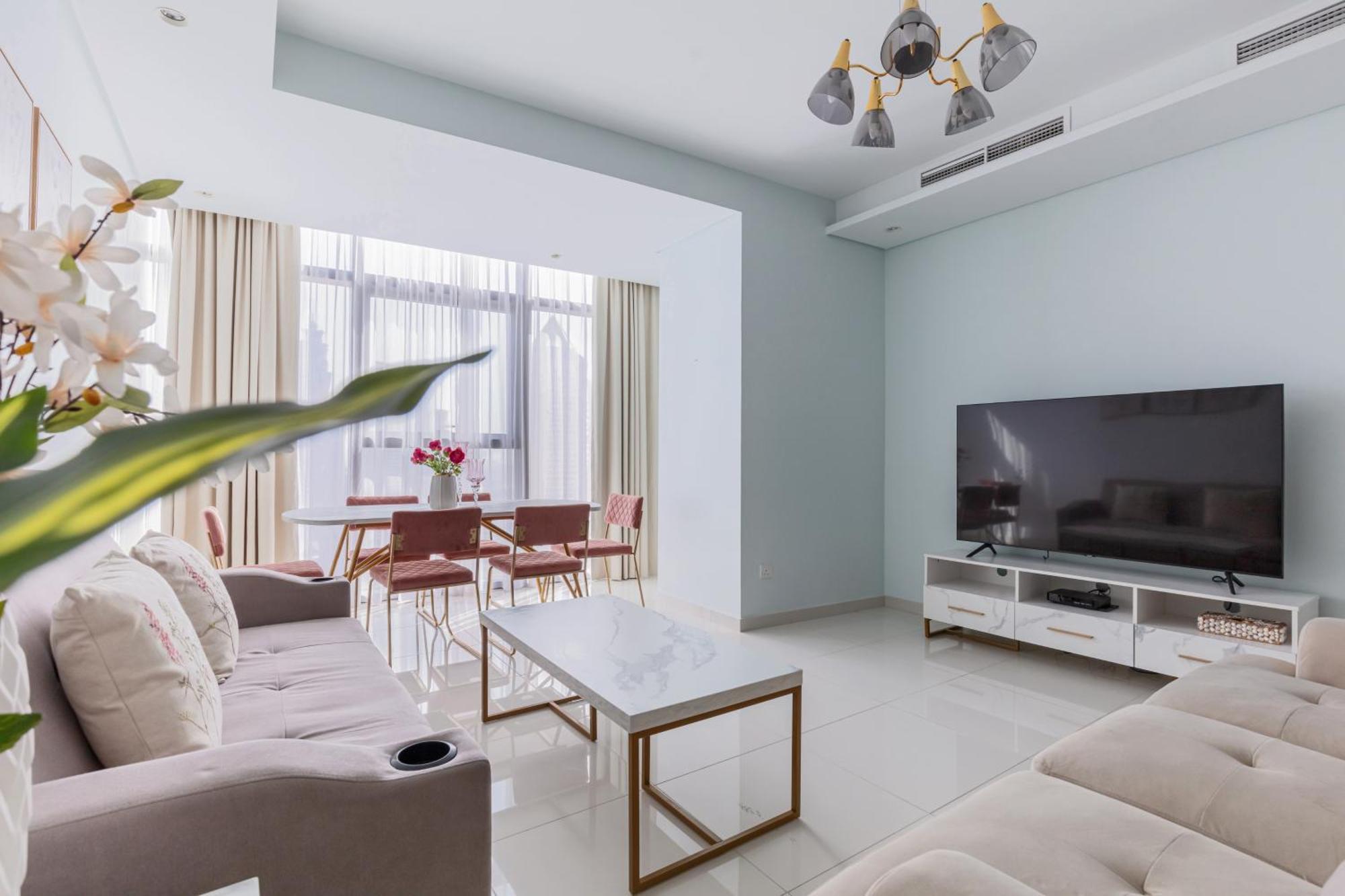 Unique 2br With Infinity Pool View On Burj Khalifa Dubai