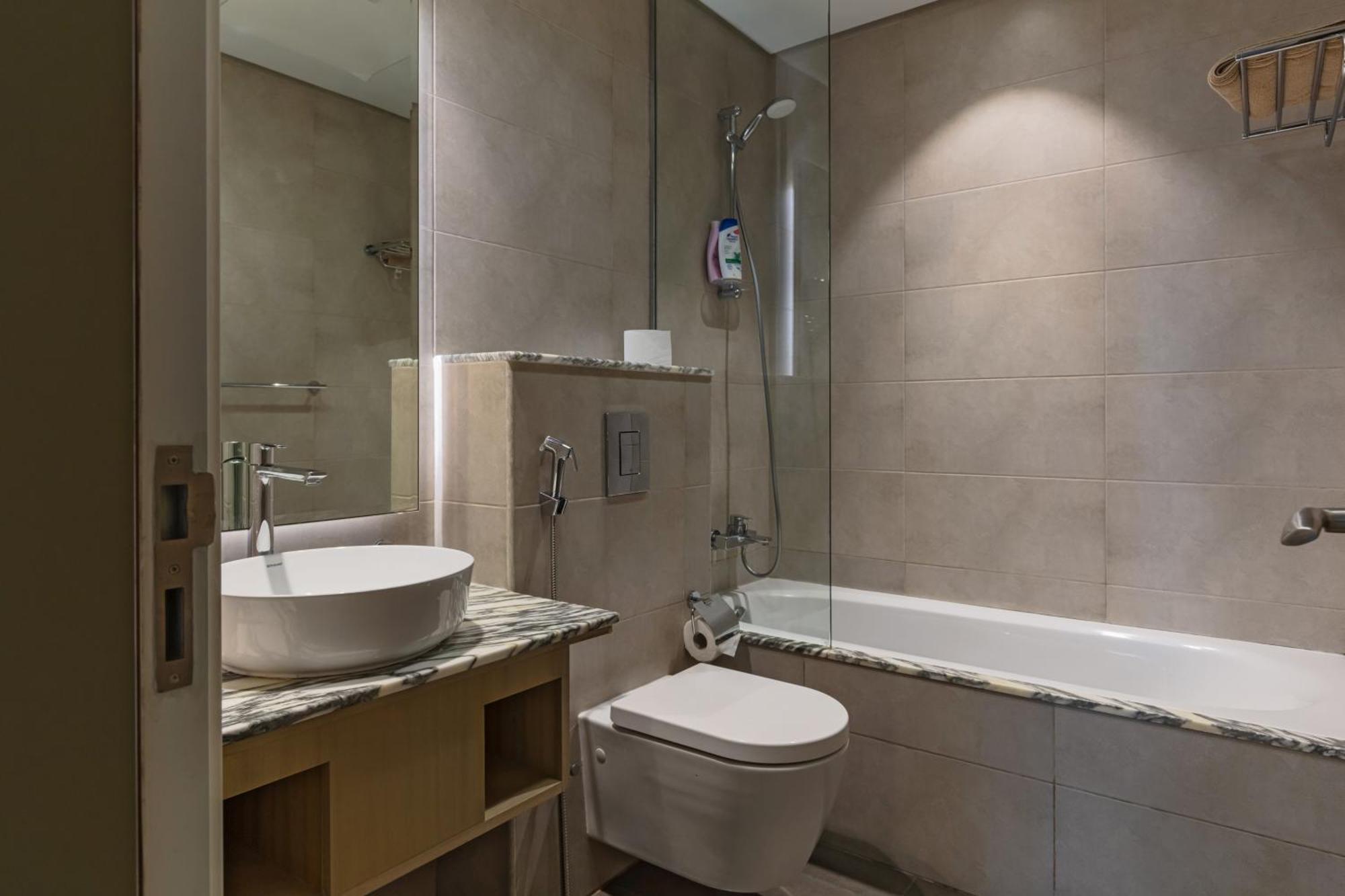 Unique 2br With Infinity Pool View On Burj Khalifa Apartment Dubai