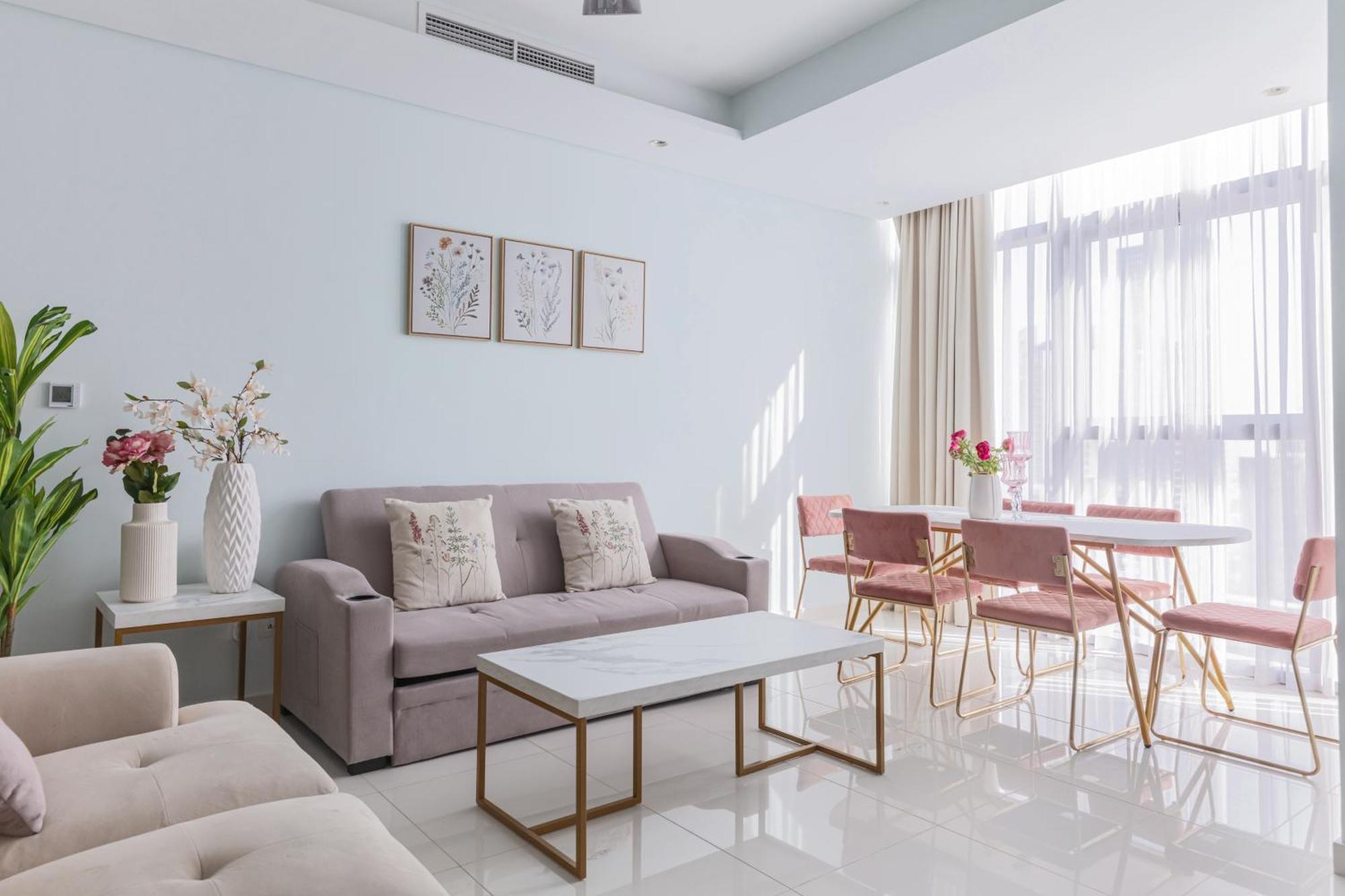 Unique 2br With Infinity Pool View On Burj Khalifa Apartment Dubai