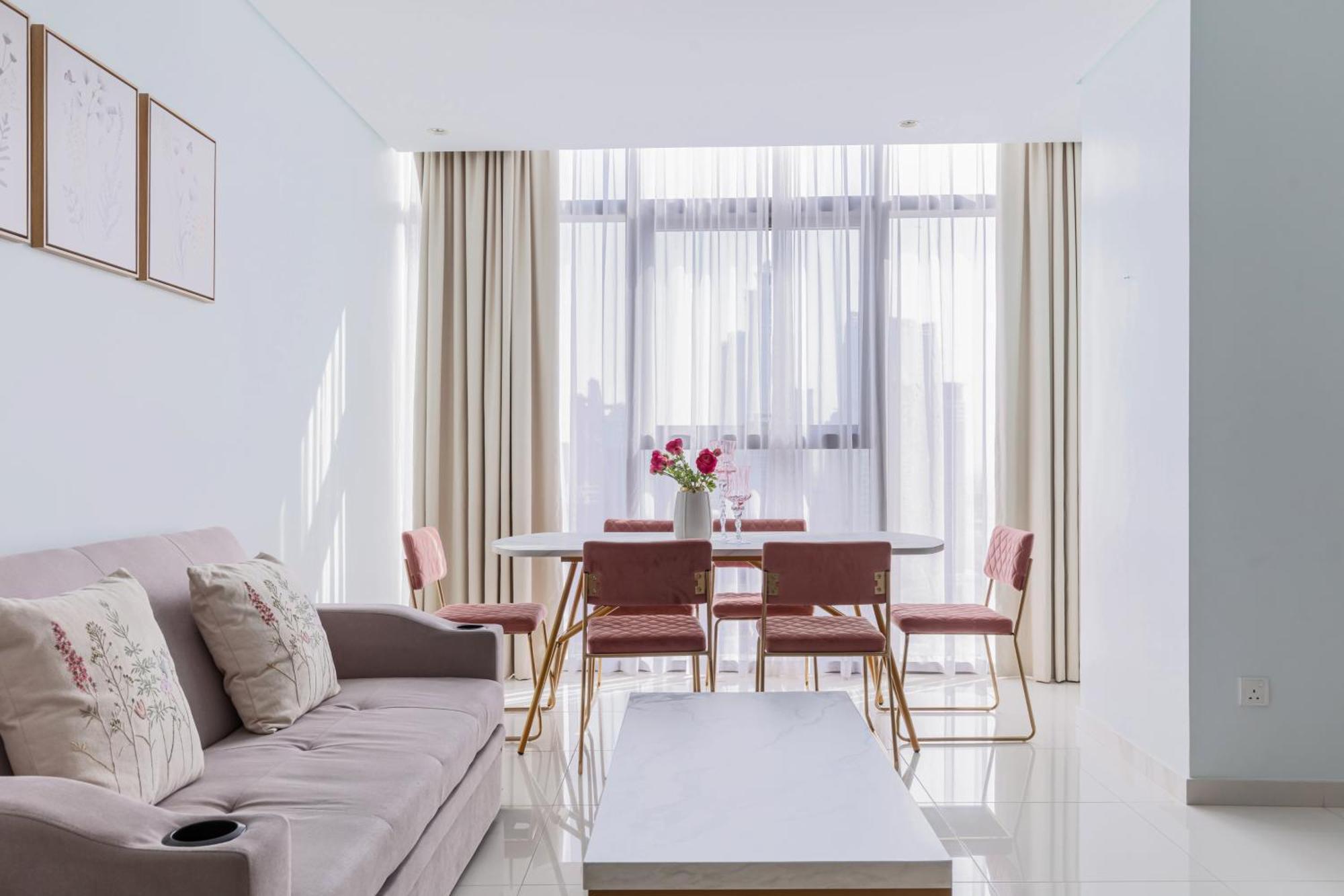 Unique 2br With Infinity Pool View On Burj Khalifa Dubai