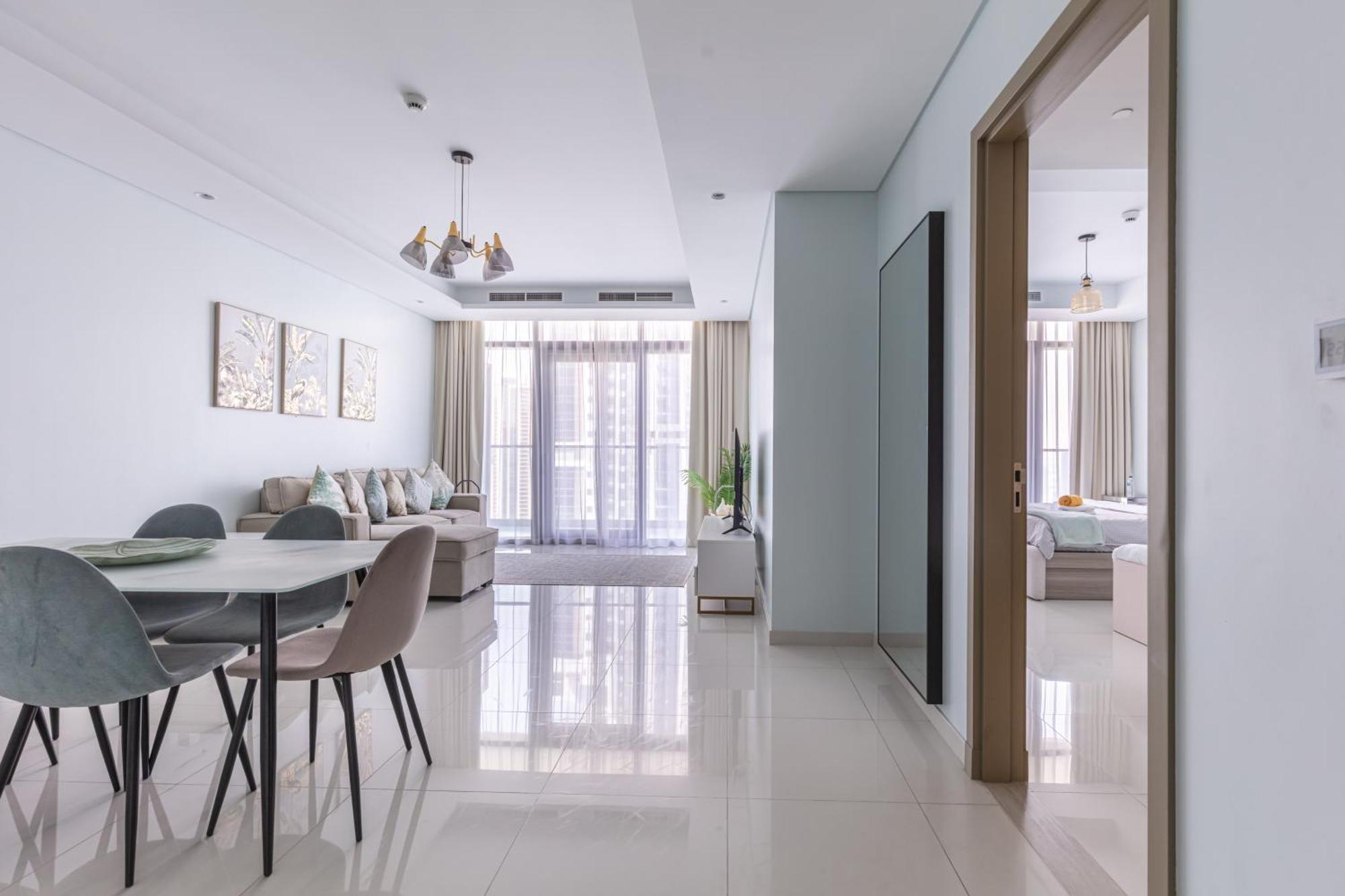 Unique 2br With Infinity Pool View On Burj Khalifa Apartment