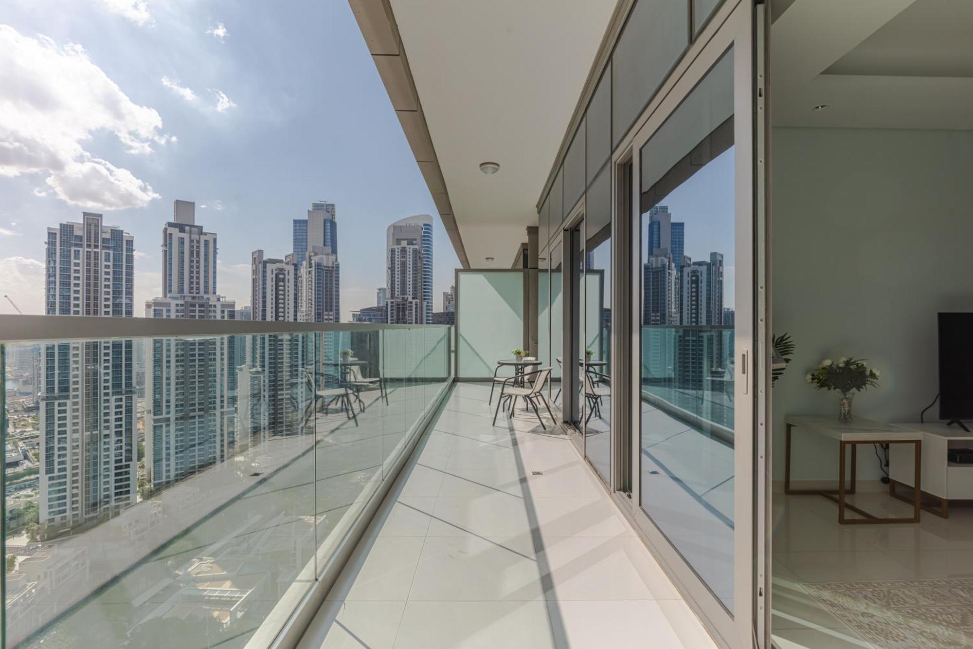 Unique 2br With Infinity Pool View On Burj Khalifa Apartment Dubai