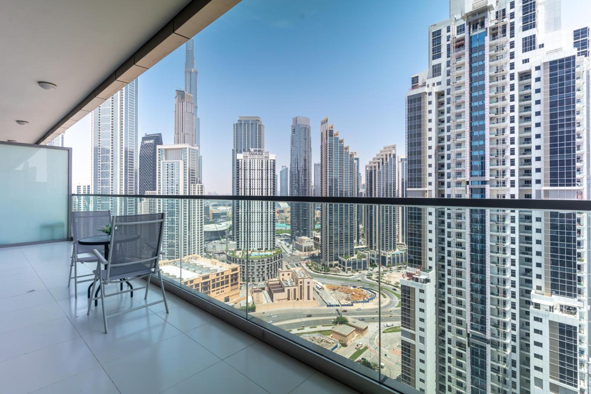 Unique 2br With Infinity Pool View On Burj Khalifa Apartment